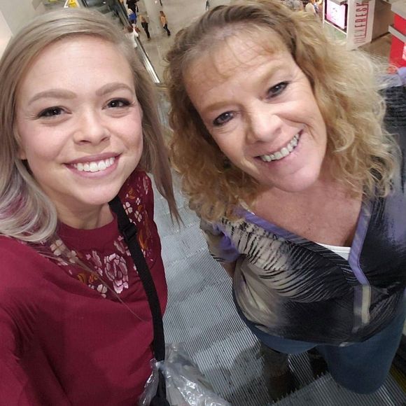 Meet your Posher, Cassandra - Picture 1 of 1